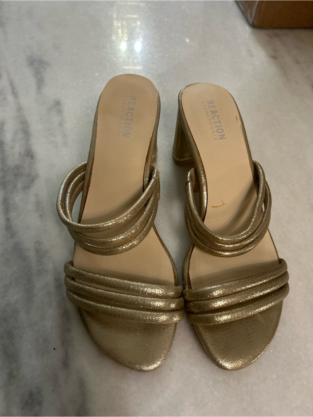 Kenneth Cole Reaction women’s size 8 gold slip on Block heel sandals
